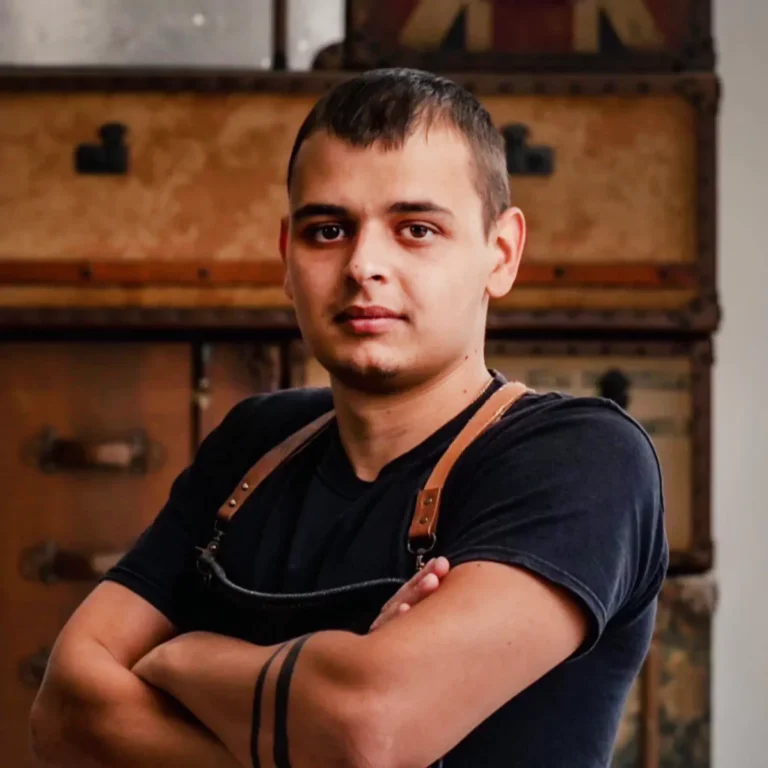Мартин Гличански, Главен бръснар